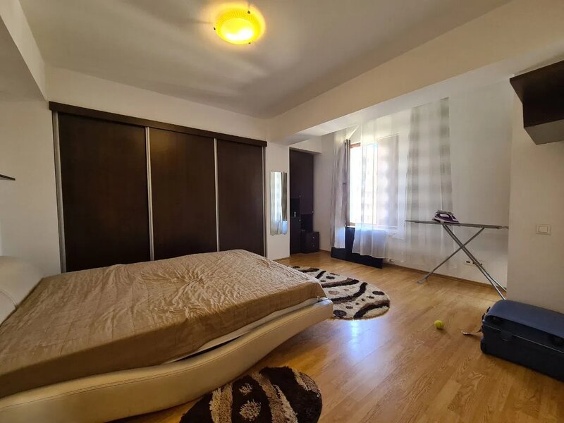 Ozana Apartament de 2 camere cu suprafata de 80mp, langa parcul Teilor